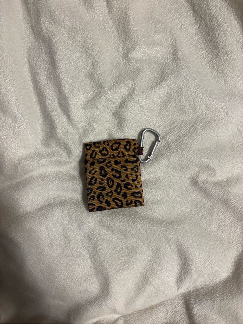 Leopard Print Thread Wallet - Picture 3 of 4